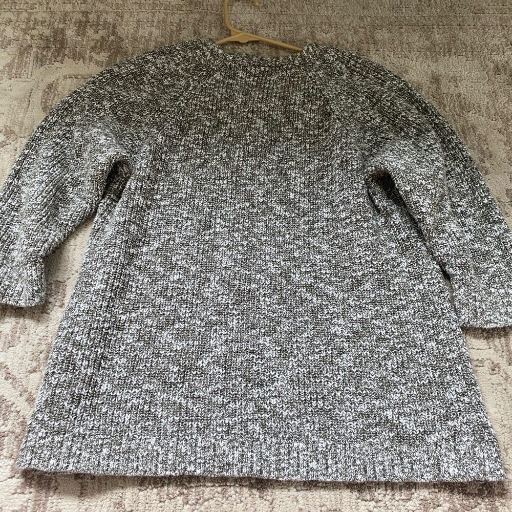 Sweater - Picture 4 of 4